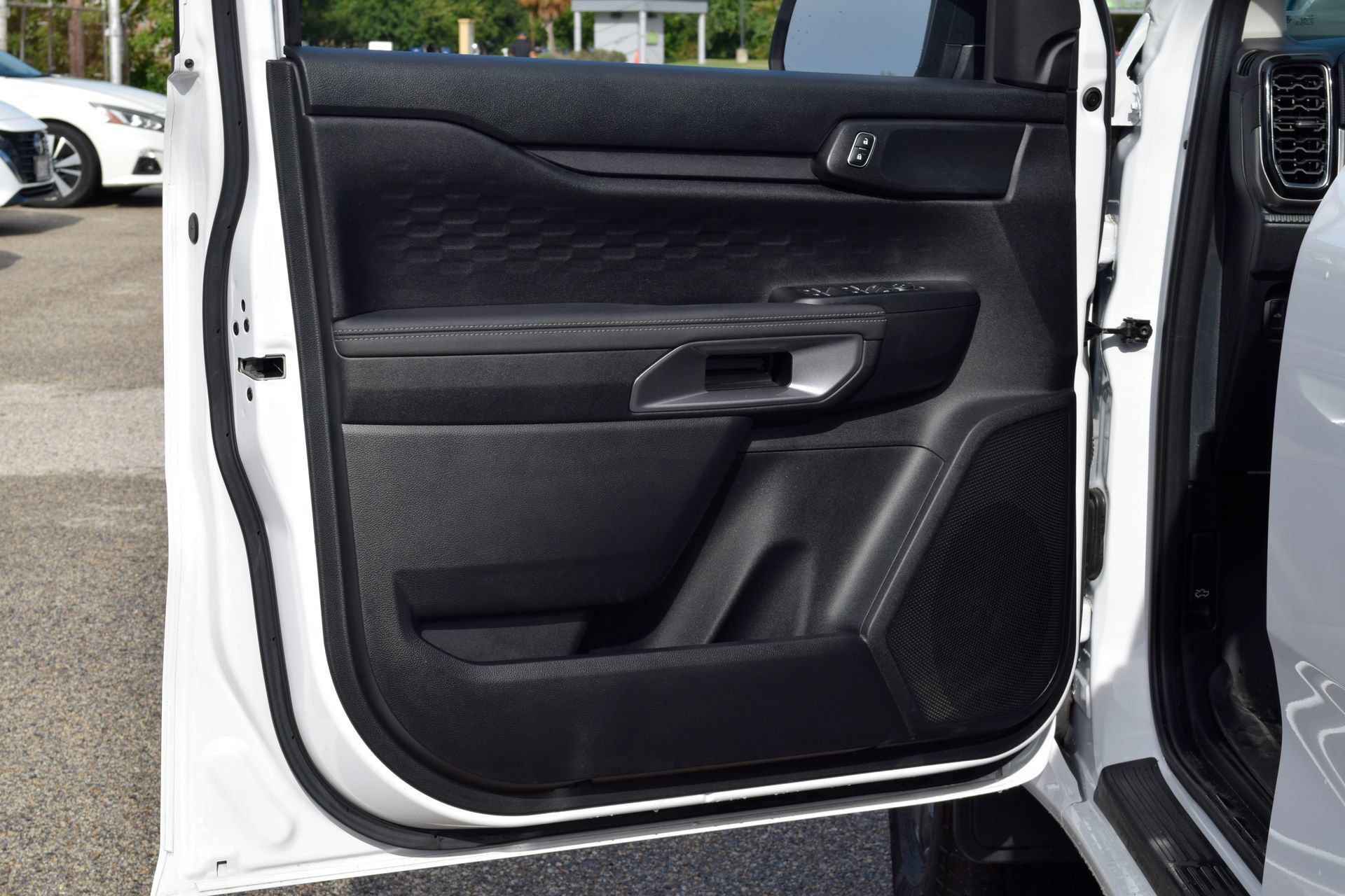Used 2025 Ford Ranger XLT w/ FX4 Off-Road Package AWD/4WD image 16