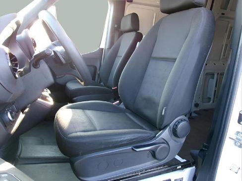 Used 2023 Mercedes-Benz Sprinter 2500 image 10