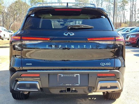 Used 2025 INFINITI QX60 Sensory w/ Vision Package image 5