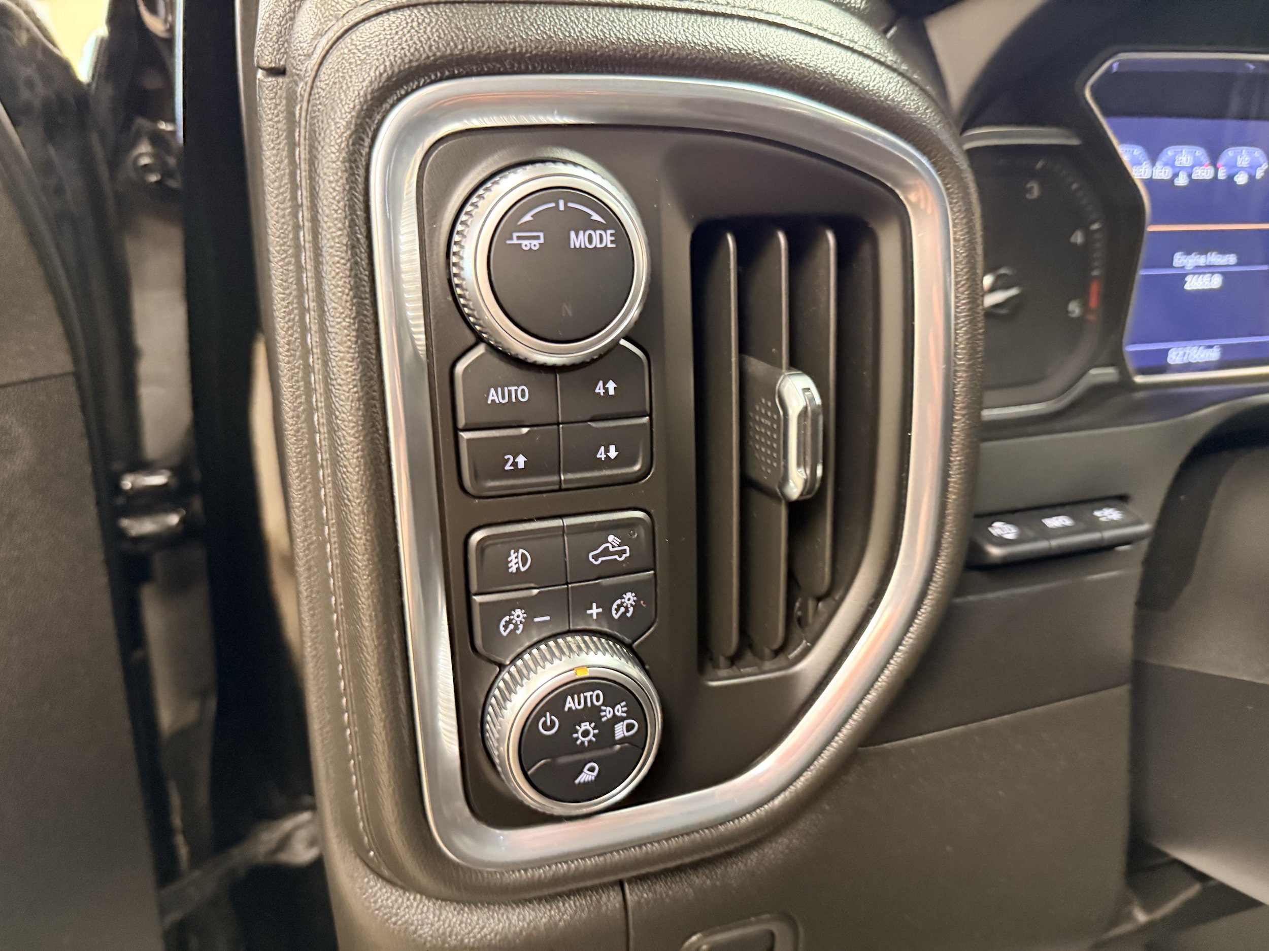 Used 2022 GMC Sierra 3500 Denali w/ Denali Ultimate Package AWD/4WD image 29