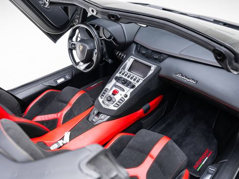 Used 2015 Lamborghini Aventador LP 700-4 image 35