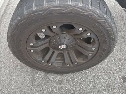 Used 2015 Toyota Tacoma PreRunner w/ TRD Sport Package image 7