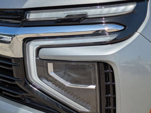 Used 2025 Chevrolet Suburban LS image 29