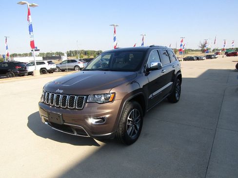 Used 2021 Jeep Grand Cherokee Limited w/ Trailer Tow Group IV image 1