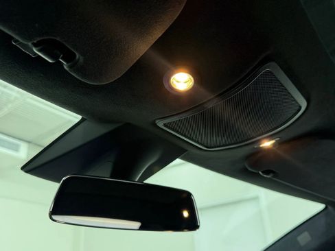 Used 2019 Tesla Model S Long Range AWD/4WD image 29