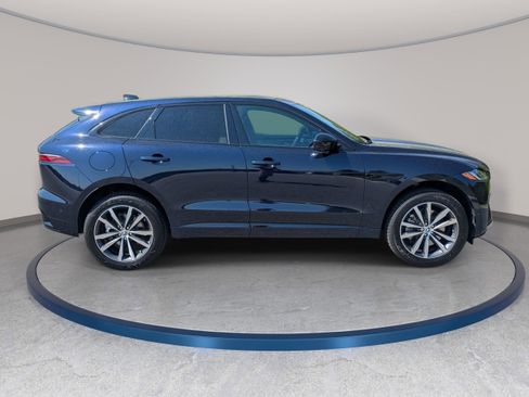 New 2026 Jaguar F-PACE R-Dynamic S image 4