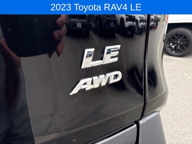 Used 2023 Toyota RAV4 LE AWD/4WD image 30