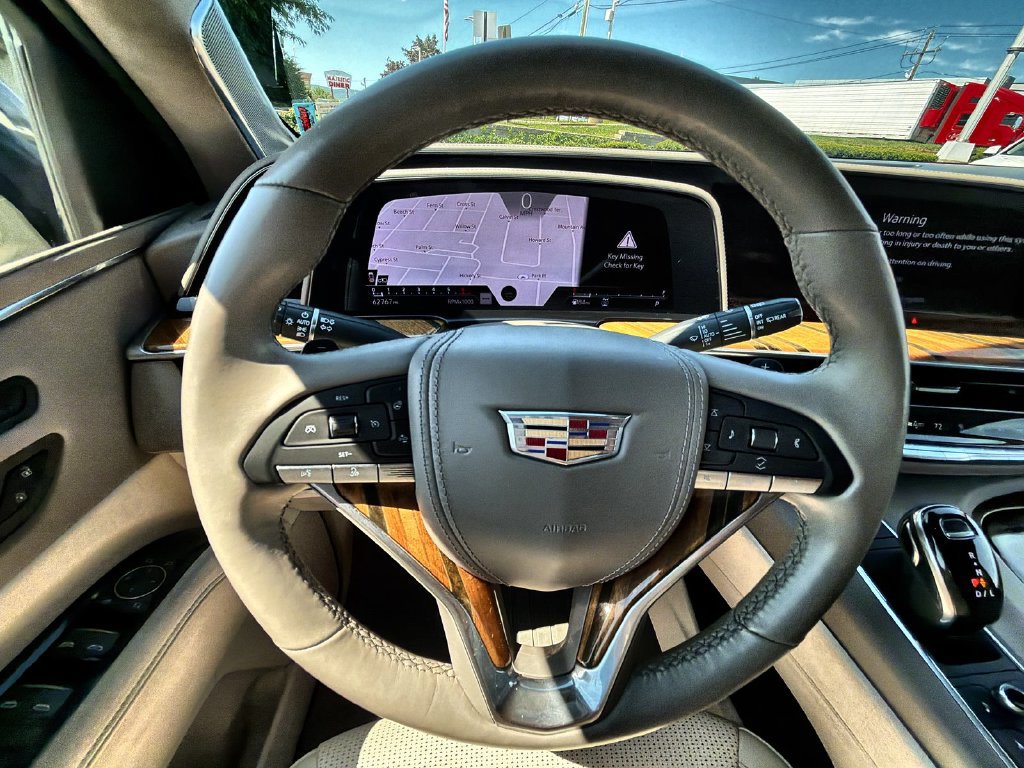 Used 2023 Cadillac Escalade Sport Platinum AWD/4WD image 23