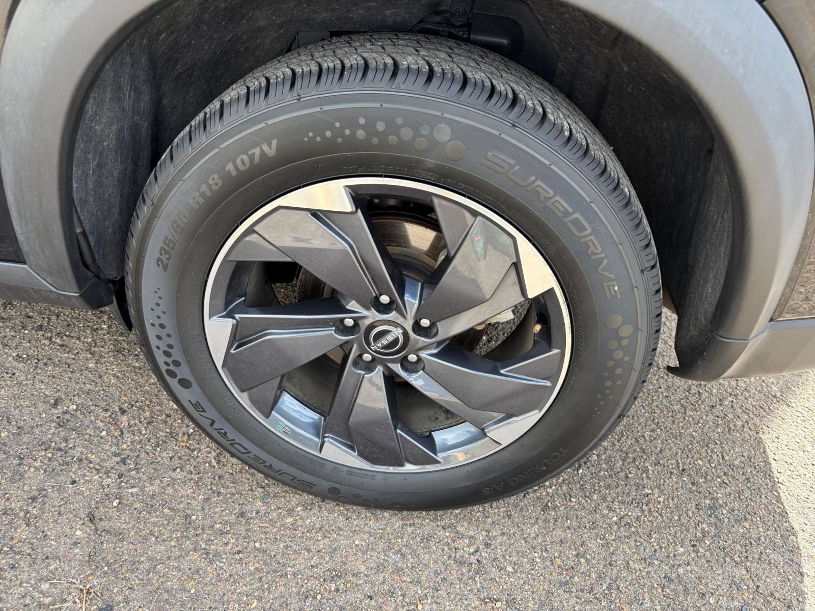 Used 2025 Nissan Rogue SV FWD image 31