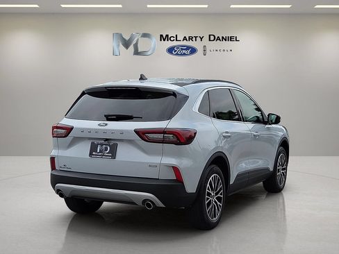 Certified 2025 Ford Escape SE FWD image 5