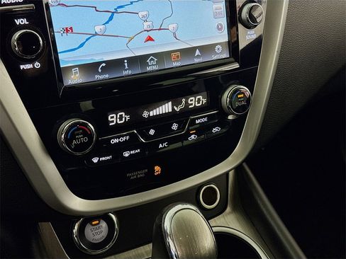 Used 2015 Nissan Murano SV image 16