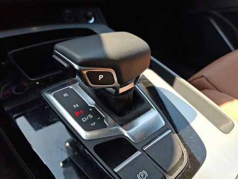 Used 2025 Audi Q5 2.0T Premium w/ Convenience Plus Package AWD/4WD image 15
