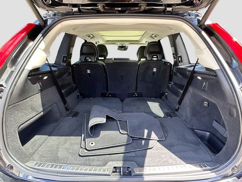 Used 2021 Volvo XC90 T5 Momentum image 25