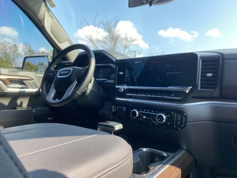 Used 2025 GMC Sierra 1500 Elevation w/ Elevation Premium Package image 7