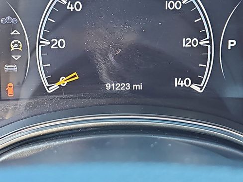 Used 2017 Jeep Grand Cherokee Limited w/ Luxury Group II image 19