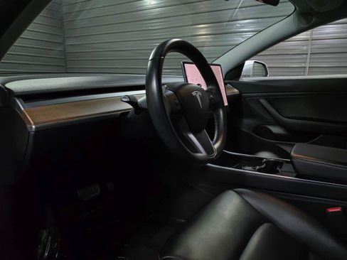 Used 2019 Tesla Model 3 Standard Range Plus image 10