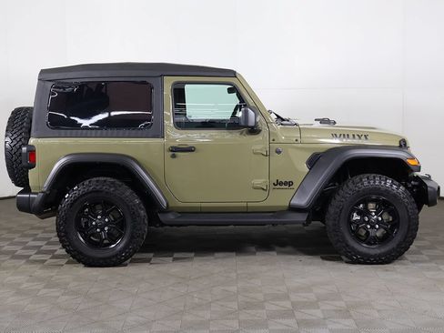 Used 2025 Jeep Wrangler Sport AWD/4WD image 16
