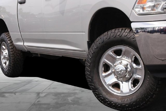 Used 2016 RAM 2500 Tradesman w/ Chrome Appearance Group AWD/4WD image 3