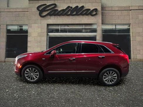 Used 2018 Cadillac XT5 Luxury w/ Driver Awareness Package AWD/4WD image 2