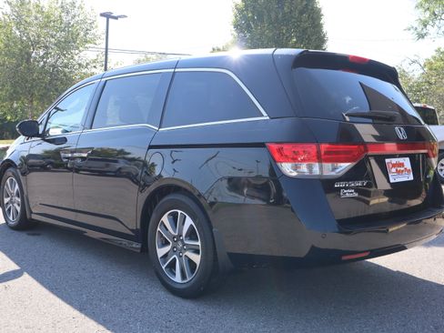 Used 2017 Honda Odyssey Touring Elite image 9