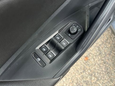 Used 2024 Volkswagen Jetta SE image 10