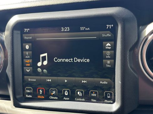 Used 2018 Jeep Wrangler Unlimited Sahara image 37