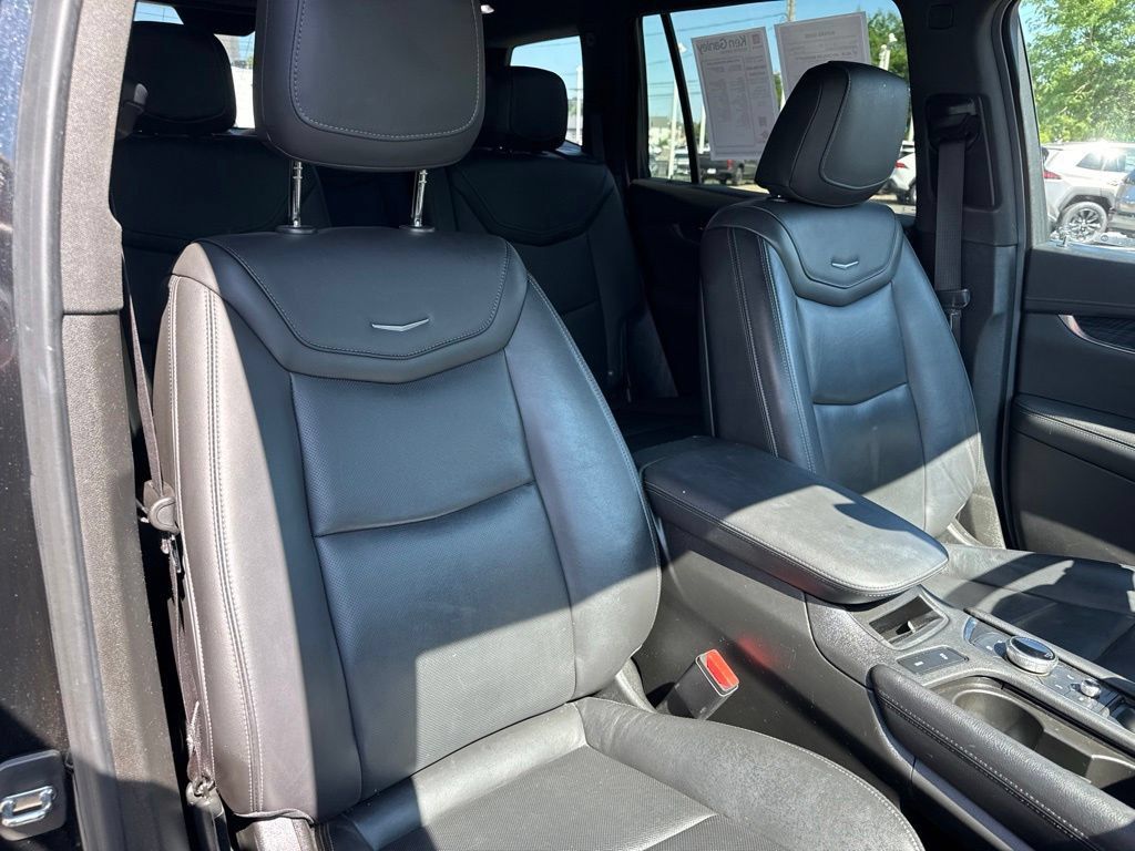 Used 2022 Cadillac XT6 Premium Luxury w/ Technology Package AWD/4WD image 36