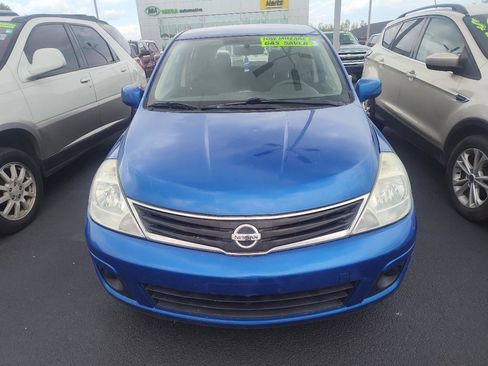 Used 2011 Nissan Versa 1.8 S w/ Plus Pkg FWD image 2