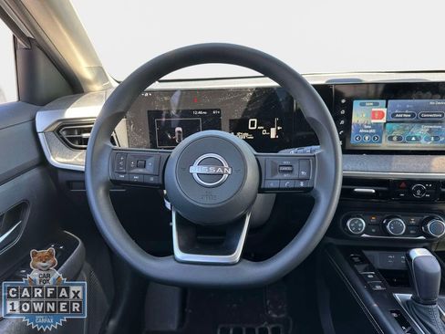 Used 2025 Nissan Kicks SV AWD/4WD image 15
