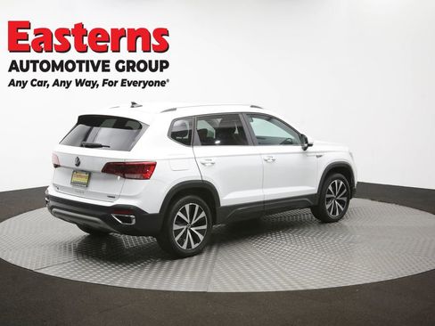 Used 2022 Volkswagen Taos SE image 40