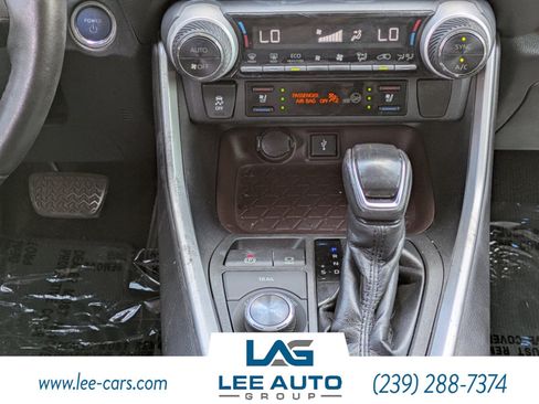 Used 2020 Toyota RAV4 Limited w/ Limited Grade Weather Package AWD/4WD image 17