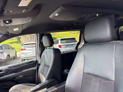 Used 2020 Dodge Grand Caravan SXT w/ Driver Convenience Group FWD image 20