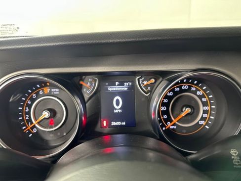 Used 2022 Jeep Wrangler Unlimited Sport image 17