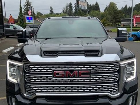 Used 2021 GMC Sierra 3500 Denali w/ Denali Black Diamond Edition AWD/4WD image 2