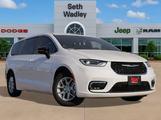 New 2026 Chrysler Pacifica Select video 1