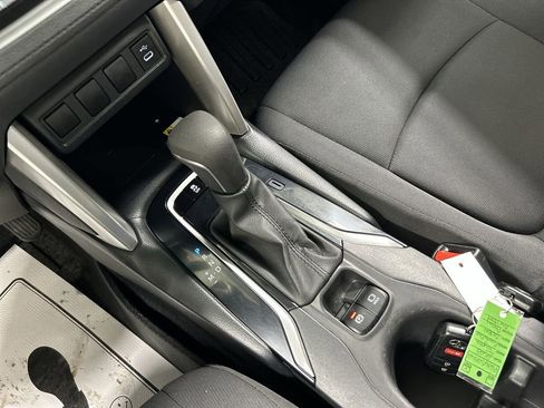 Used 2023 Toyota Corolla Cross LE w/ Moonroof Package image 17