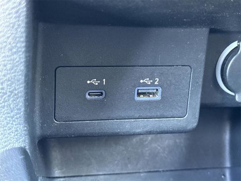 Certified 2021 Nissan Kicks SV image 35