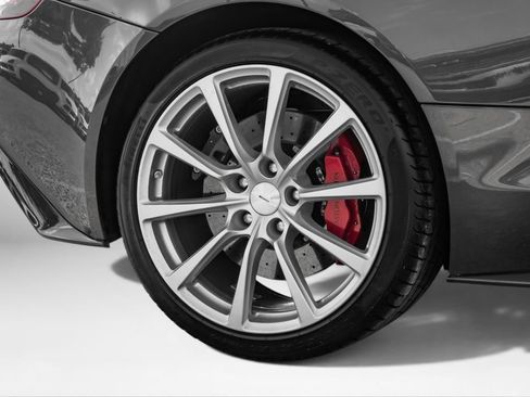 Used 2016 Aston Martin Vanquish Coupe RWD image 51