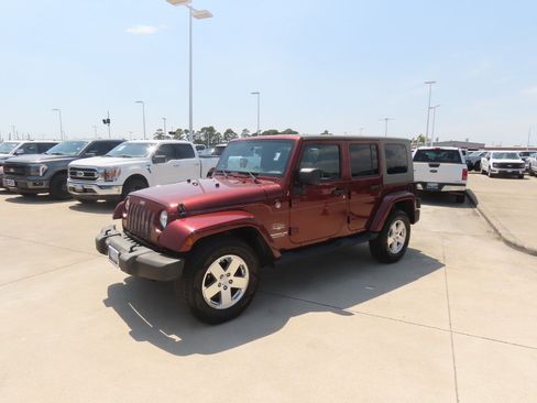 Used 2008 Jeep Wrangler Unlimited Sahara w/ Trailer Tow Group AWD/4WD image 2