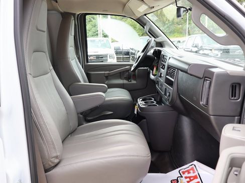 New 2025 GMC Savana 3500 Work Van w/ Driver Convenience Package image 29