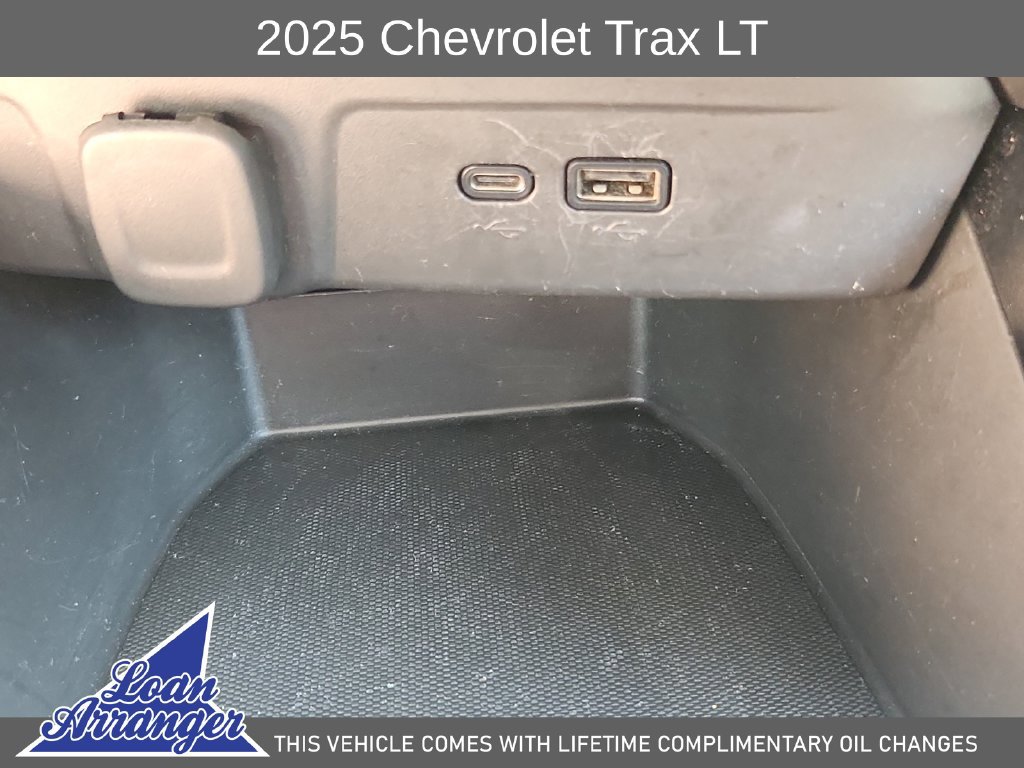 Used 2025 Chevrolet Trax LT FWD image 28