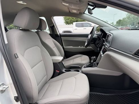 Used 2020 Hyundai Elantra SEL FWD image 25