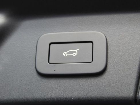 New 2026 Land Rover Range Rover Velar Dynamic SE AWD/4WD image 21