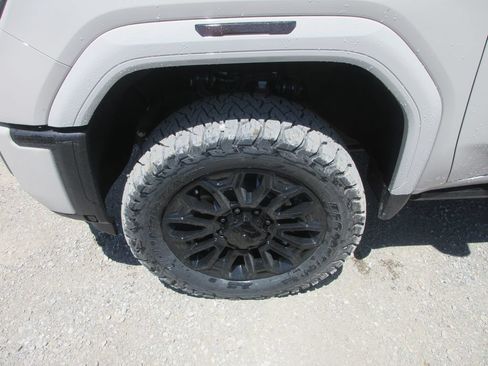 New 2026 GMC Sierra 3500 AT4 w/ AT4 Premium Plus Package AWD/4WD image 14