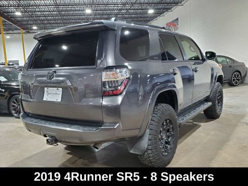 Used 2019 Toyota 4Runner SR5 AWD/4WD image 10