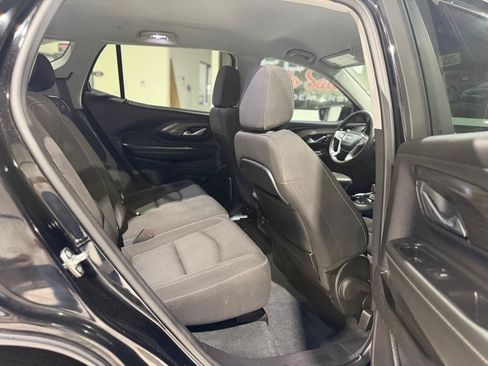 Used 2024 GMC Terrain SLE w/ Driver Convenience Package FWD image 13