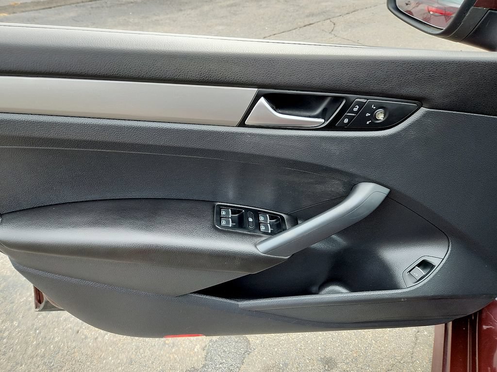 Used 2013 Volkswagen Passat 2.5 S FWD image 14