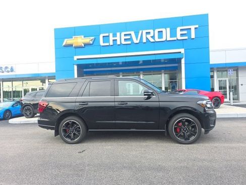 Used 2023 Ford Expedition Limited AWD/4WD image 2