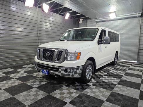 Used 2018 Nissan NV 3500 SL image 37