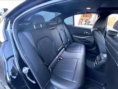 Used 2025 BMW 330i Sedan w/ Convenience Package RWD image 27